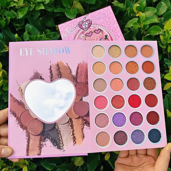 All In One Makeup Book, 4 In 1 Beauty Palette, Eyeshadow Highlighter Blusher Palette All In One Makeup Book, 4 In 1 Beauty Palette, Eyeshadow Highlighter Blusher Palette